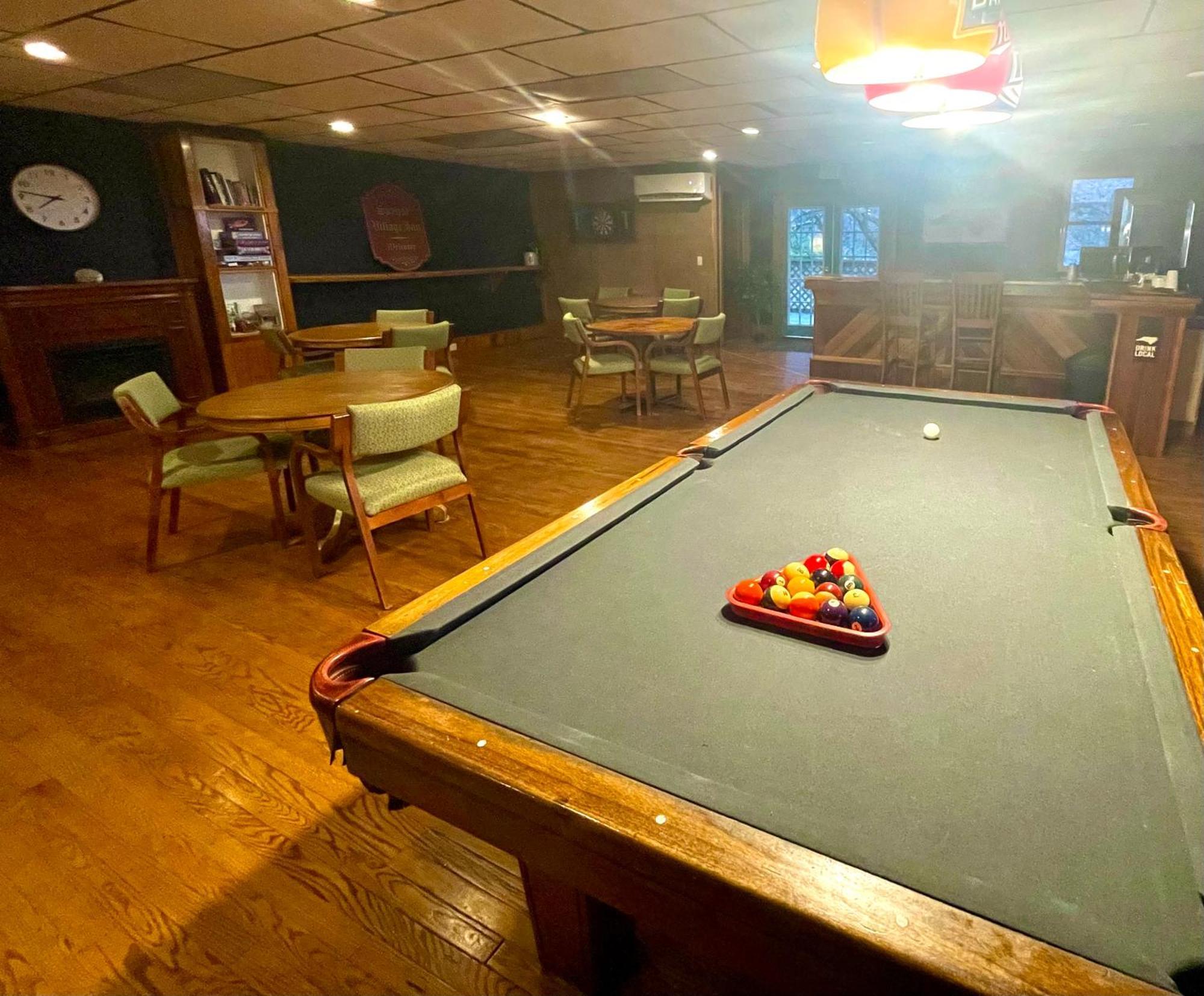 Skyline Village Inn Spruce Pine Exterior photo